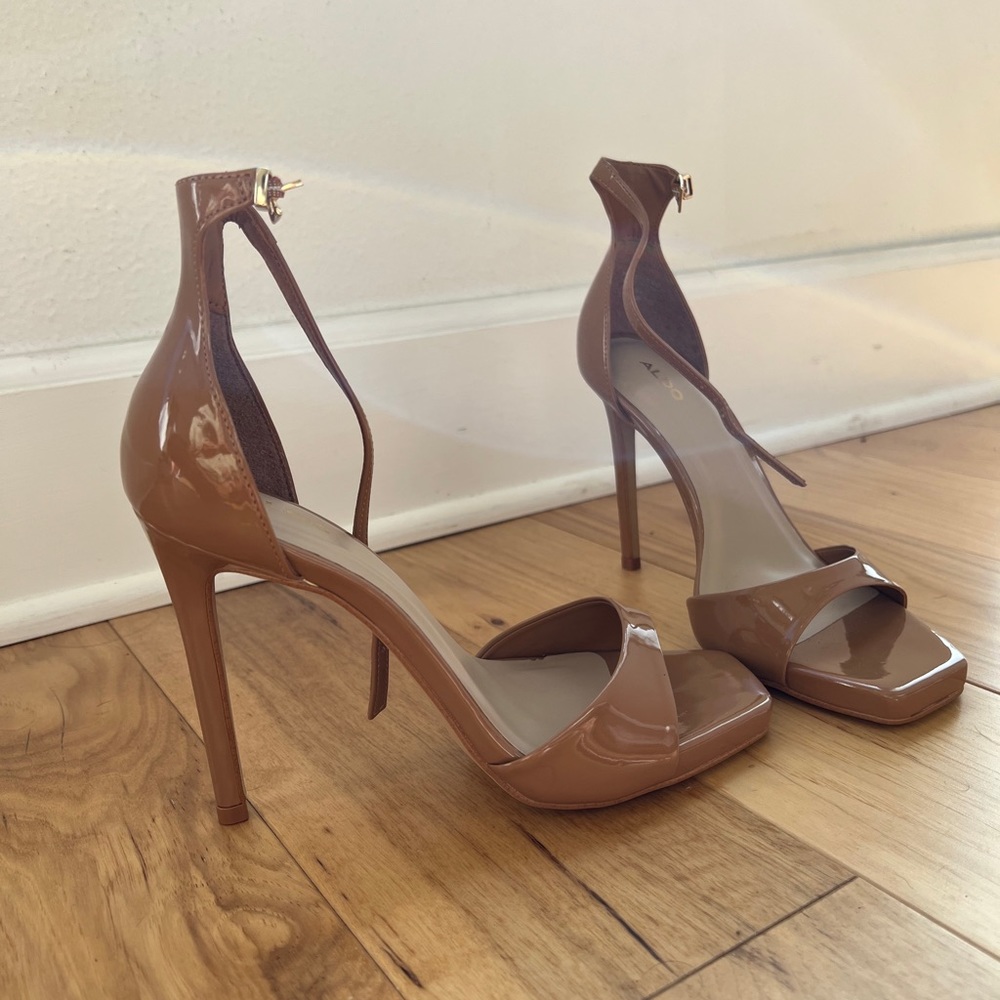 Tan Stiletto Heels size 7.5